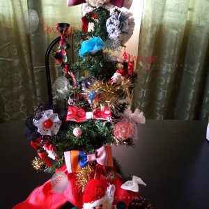 IF 5661 Christmas Tree Multi Logos Festive Mini Christmas Tree Display with Handmade Hairbows, Bowties & Craft Ornaments